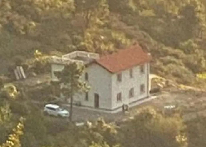 Villa Dei Sogni, With Private Pool ,roof Terrace And Spectacular Views Of Monaco And Ligurian Mountains Vallebona
